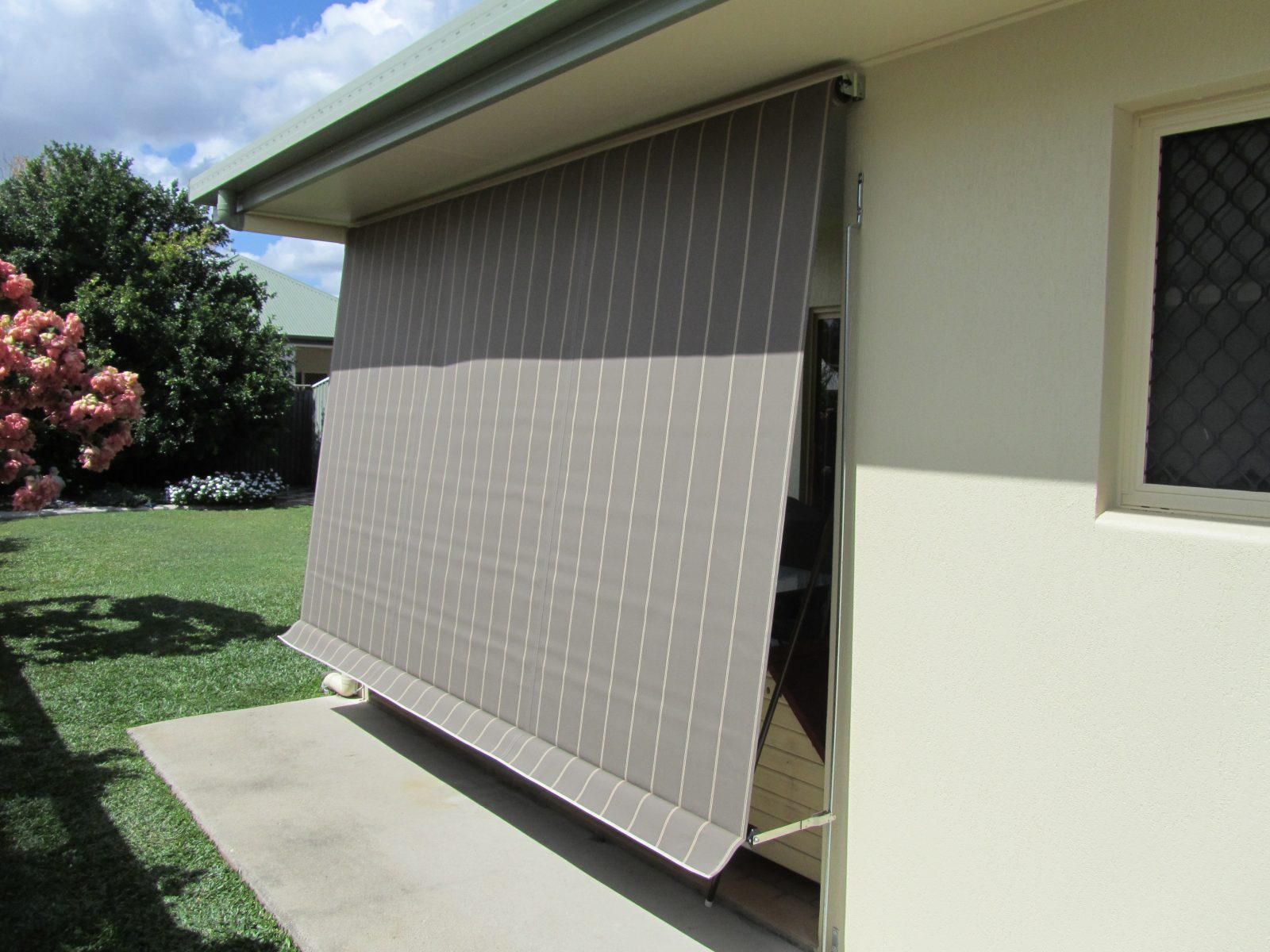 Automatic Spring Fabric Roll Up Patio Blind Blinds Awnings