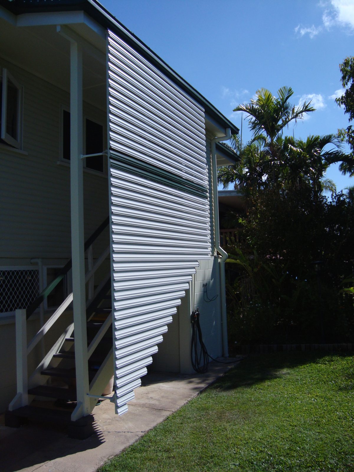 EXTERNAL STAIRS PROTECTION